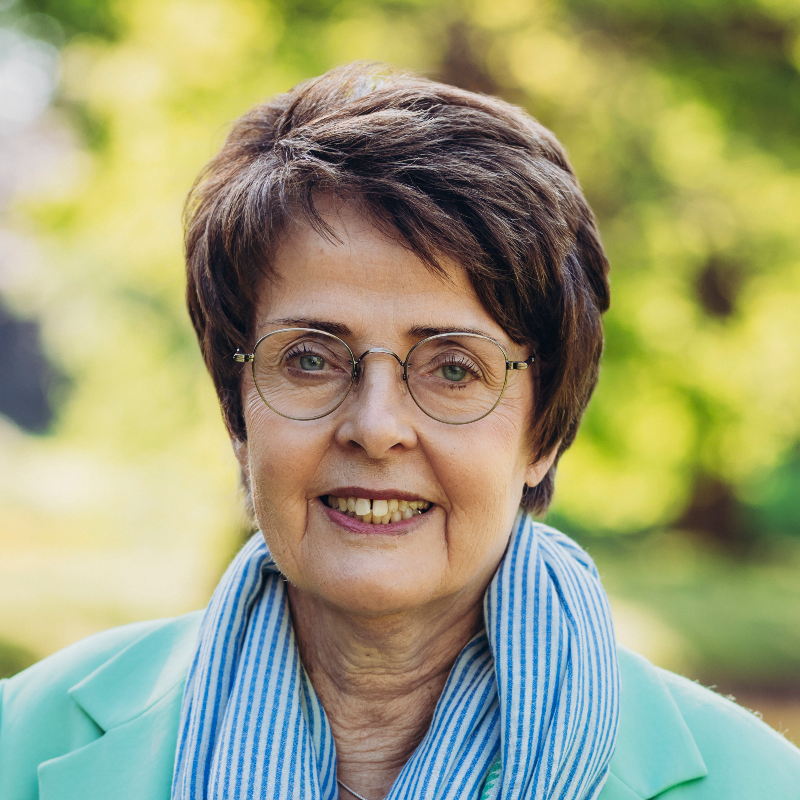  Margot Demming